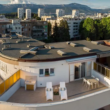 Sunny Rooftop Split Exterior photo